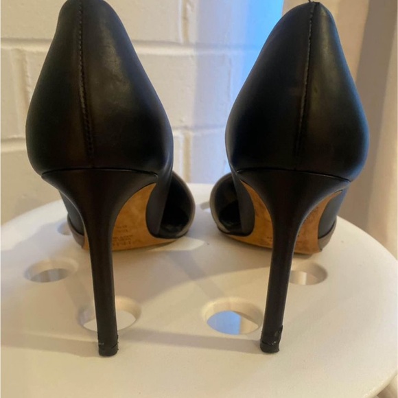Vince Cosette 2-tone Pointy Pump - Picture 3 of 8